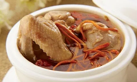 Cách chế biến gà hầm đông trùng hạ thảo thơm ngon, bổ dưỡng