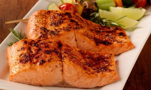 Đổi vị bữa tối với món cá hồi sốt tiêu đen lạ miệng