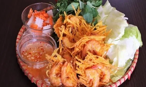 Cách làm bánh tôm Hồ Tây thơm phức, giòn rụm khó quên
