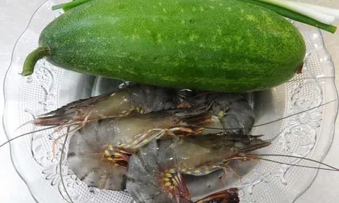 10 phút xong ngay canh bí đao nấu tôm tươi "giải nhiệt" ngày hè