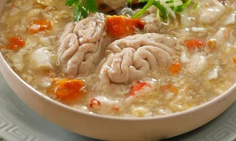 Cách làm súp cua óc heo nóng hổi, không tanh cho người vừa ốm dậy