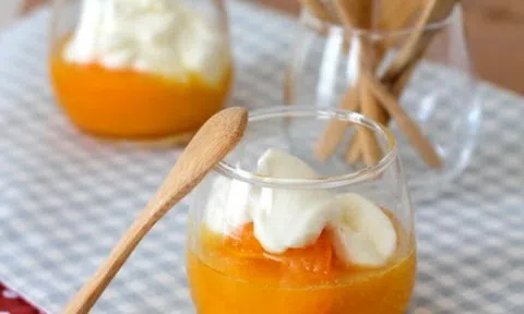 Cách làm mơ ngâm cam đường và kem tươi mát lạnh ngày hè