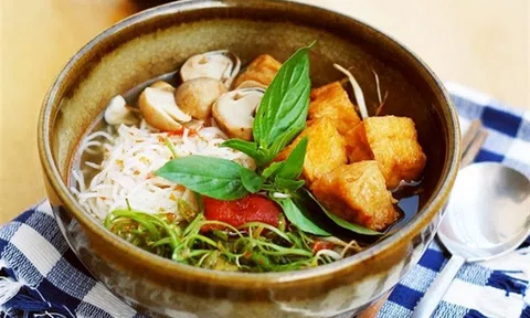 Cách nấu bún Thái chay thanh đạm chiêu đãi cả nhà