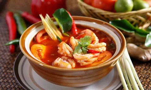 Cách làm tom yum chua cay chuẩn vị Thái