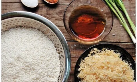 Tự tay làm cơm cháy chà bông giòn tan, béo ngậy