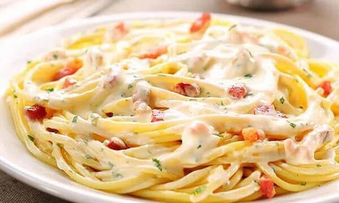 Đổi vị món mỳ Ý sốt phô mai thịt xông khói ngon, béo ngậy cho cả nhà