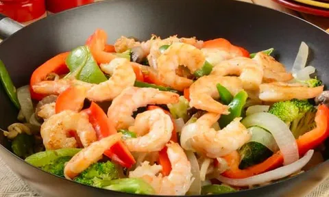 Tôm xào rau củ đậm đà, ngon cơm