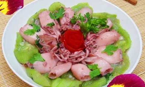 Lạ miệng với món bạch tuộc xào mướp, ăn kèm cơm ngon hết ý