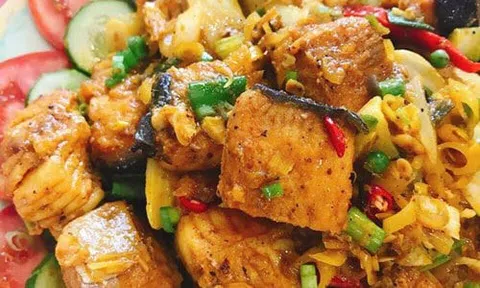 Tự tay vào bếp trổ tài làm cá đuối xào sả ớt ngon như ngoài hàng