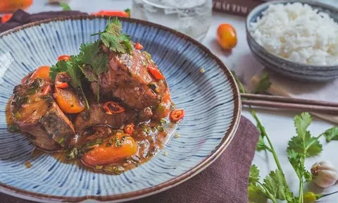 Làm cá chiên giòn sốt me ngon lạ miệng ngày mưa