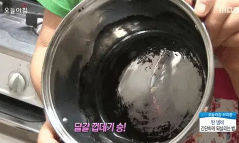 Không phải baking soda, với nguyên liệu "vứt đi" này - nồi cháy đen thế nào cũng sạch bong như mới