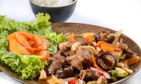 Thịt bò xào nấm đổi vị cho bữa cơm cuối tuần