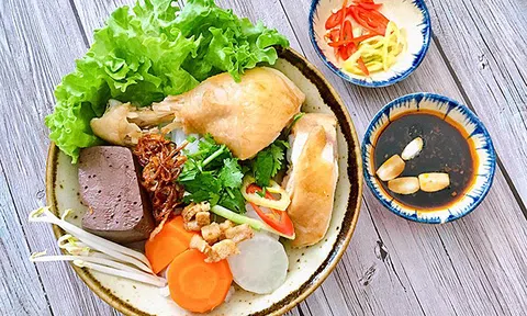 Cách nấu bánh canh gà đậm đà, bổ dưỡng cho người mới ốm dậy