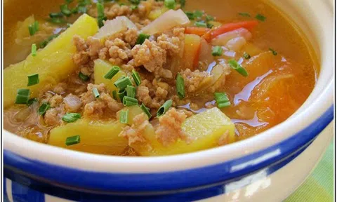 Mẹo nấu canh chua thịt băm thơm ngon, không bị ngán