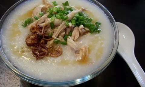 Cách nấu cháo gà hành lá đơn giản, ấm bụng cho bữa sáng mùa Đông