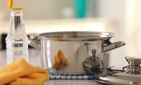 Mẹo tẩy sạch vết rỉ và hoen ố dễ dàng trên đồ sứ hay inox
