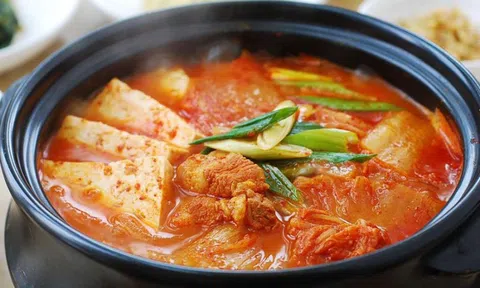 Nấu canh kim chi đậu phụ, bạn đã thử chưa?