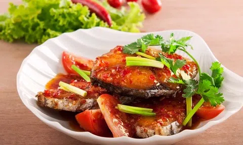 Cách làm món cá thu sốt cà chua đậm đà, đưa cơm