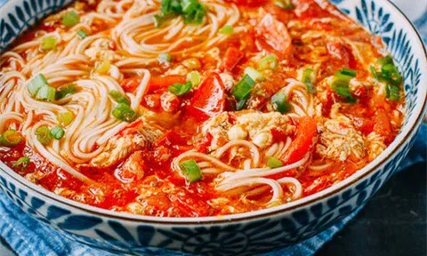 Cách làm mì cà chua trứng thơm ngon cho bữa sáng