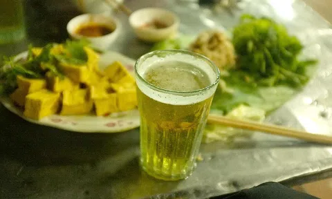 Bia hơi Hà Nội: Nét độc đáo của hương vị Hà thành