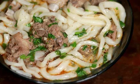 Bánh canh sườn heo dai mềm tuyệt ngon