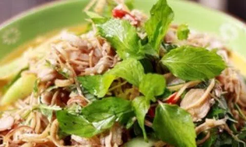 Nộm hoa chuối thịt ba chỉ ngon mát cho ngày nắng nóng