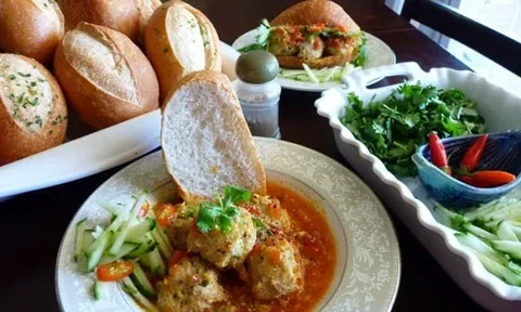 Cách làm bánh mì xíu mại lạ miệng mà vẫn ngon - bổ - rẻ cho bữa sáng