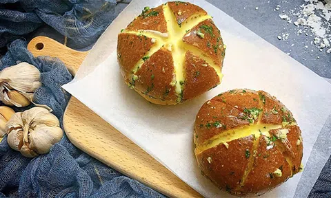 Công thức làm bánh mì phô mai tỏi kiểu gì cũng ngon