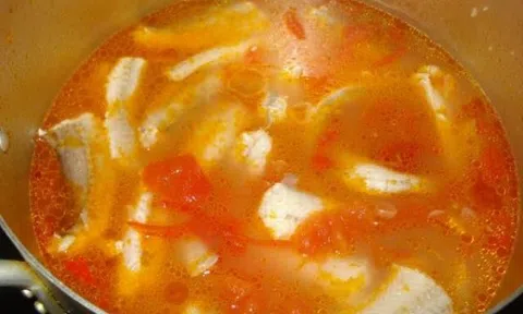 Cách làm canh cá khoai thơm ngon cho cuối tuần