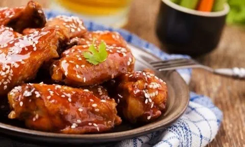 Làm gà sốt mật ong bổ dưỡng nhanh tăng cân cho người gầy