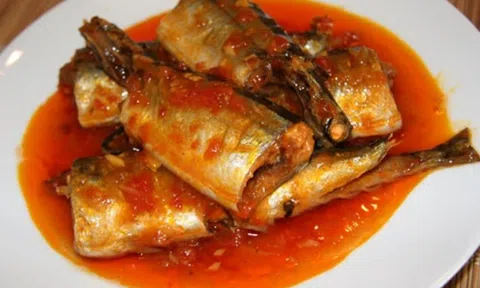 Cách làm cá thu kho cà chua đậm đà cho ngày mưa