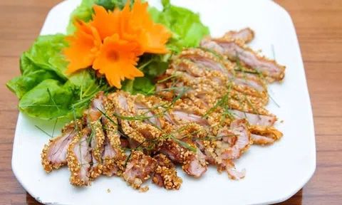 Trổ tài khéo tay đãi cả nhà thịt thỏ tẩm vừng rán ngon mê ly