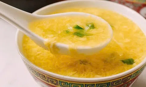 Bí quyết nấu súp trứng cho tuần mới đầy năng lượng