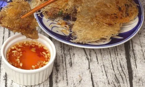 Thơm ngon miến chiên giòn nhân thịt cho bữa trưa cuối tuần