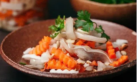 Cách làm tai heo ngâm giấm giòn ngon sần sật chống ngán ngày Tết