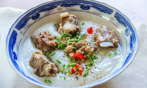 Bật mí cách nấu cháo sườn non nóng hổi