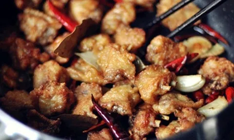 Lạ miệng món gà chiên giòn ướp bia