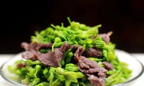 Thịt bò xào hoa thiên lý dân dã mà ngon miệng