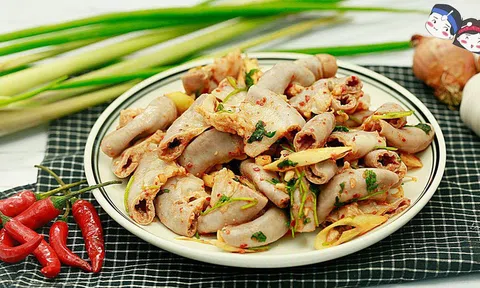 Làm món lòng heo xào sả ớt đơn giản cho ông xã lai rai