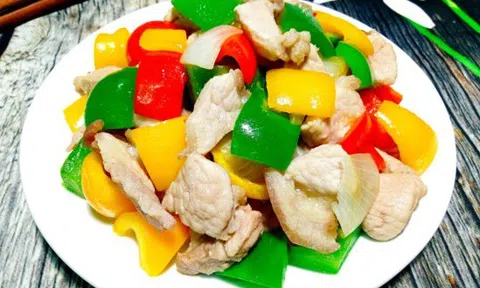 Cách làm thịt ba chỉ xào ớt chuông ngon ngọt đậm đà