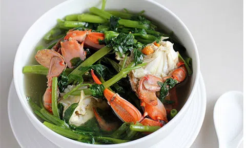 Cách làm món canh ghẹ nấu rau muống đơn giản, thanh mát cho mùa hè