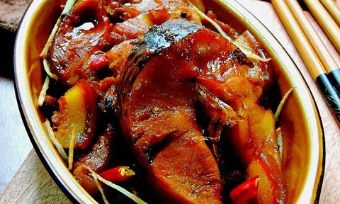 Cách làm món cá kho chuối xanh không tanh, thơm ngon tròn vị