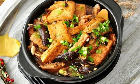 Cách làm món đậu phụ om nấm hương lạ miệng