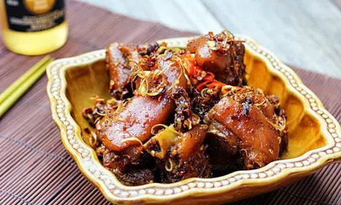 Đối vị với món chân giò kho sả ớt thơm mềm béo ngậy