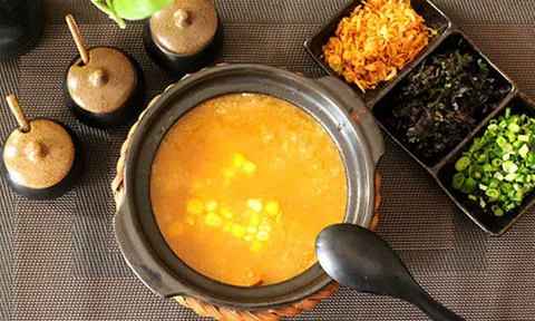 Bật mí cách nấu cháo sườn ngô nóng hổi hấp dẫn như nhà hàng