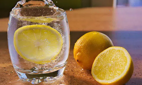 5 cách vệ sinh đồ thuỷ tinh luôn sáng bóng