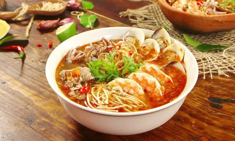 Cách làm bún thái chua cay, chuẩn vị xứ Chùa Vàng