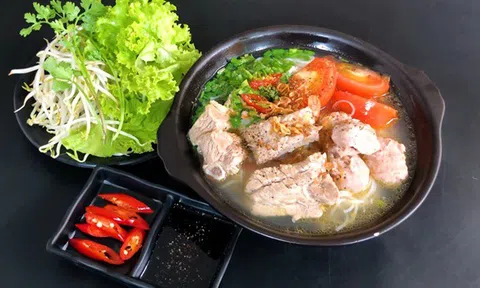 30 phút xong ngay bún sườn chua cho bữa sáng dinh dưỡng