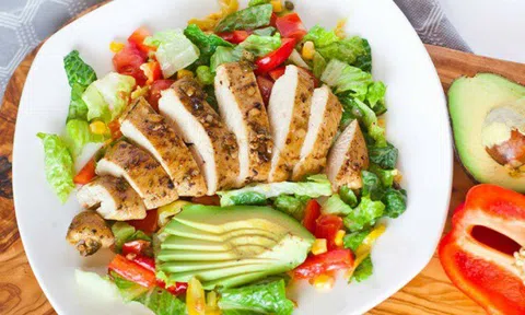 Salad ức gà thanh đạm, chống ngán ngày Tết