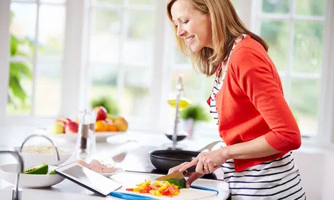 10 mẹo vặt nhà bếp giúp tiết kiệm thời gian cho người nội trợ